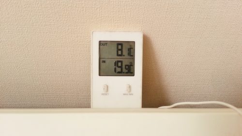 エアコンの吹き出し温度を測定